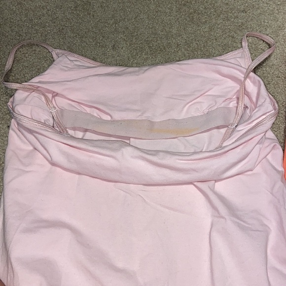 bundle of 4 old navy camisole tank tops - Picture 5 of 7